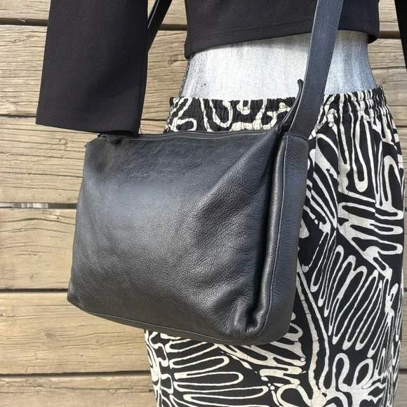 Classic Derek Alexander genuine leather crossbody bag - Picture 2 of 10